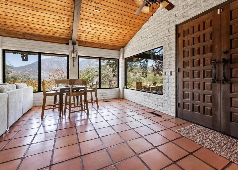 Scenic Spanish Rancho - Breathtaking Views Три-Риверс Экстерьер фото