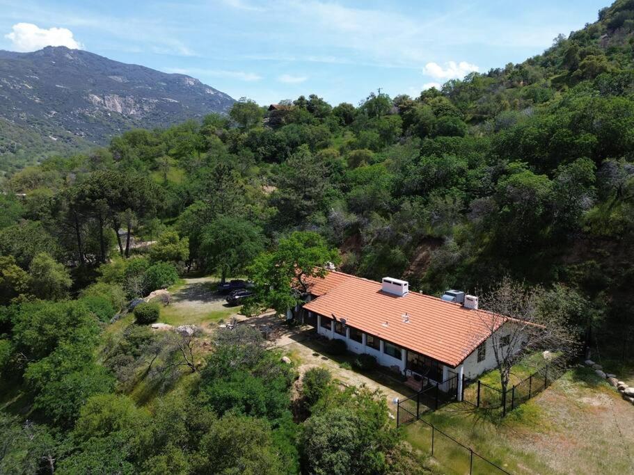 Scenic Spanish Rancho - Breathtaking Views Три-Риверс Экстерьер фото